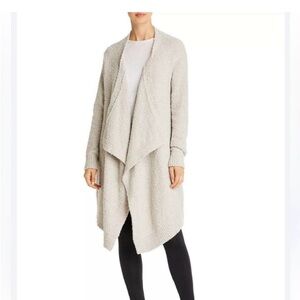 UGG Phoebe Wrap II in Beige